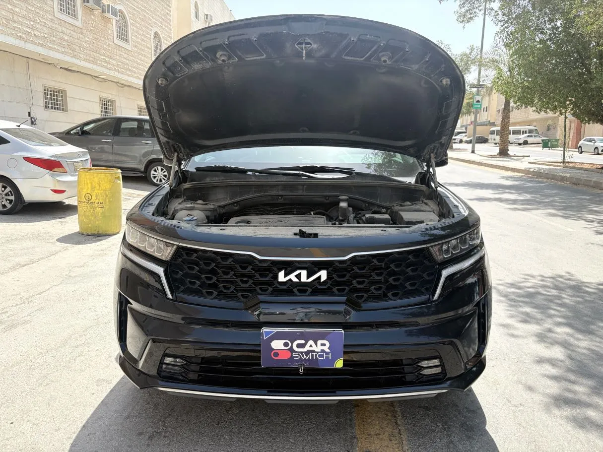 Car image 25