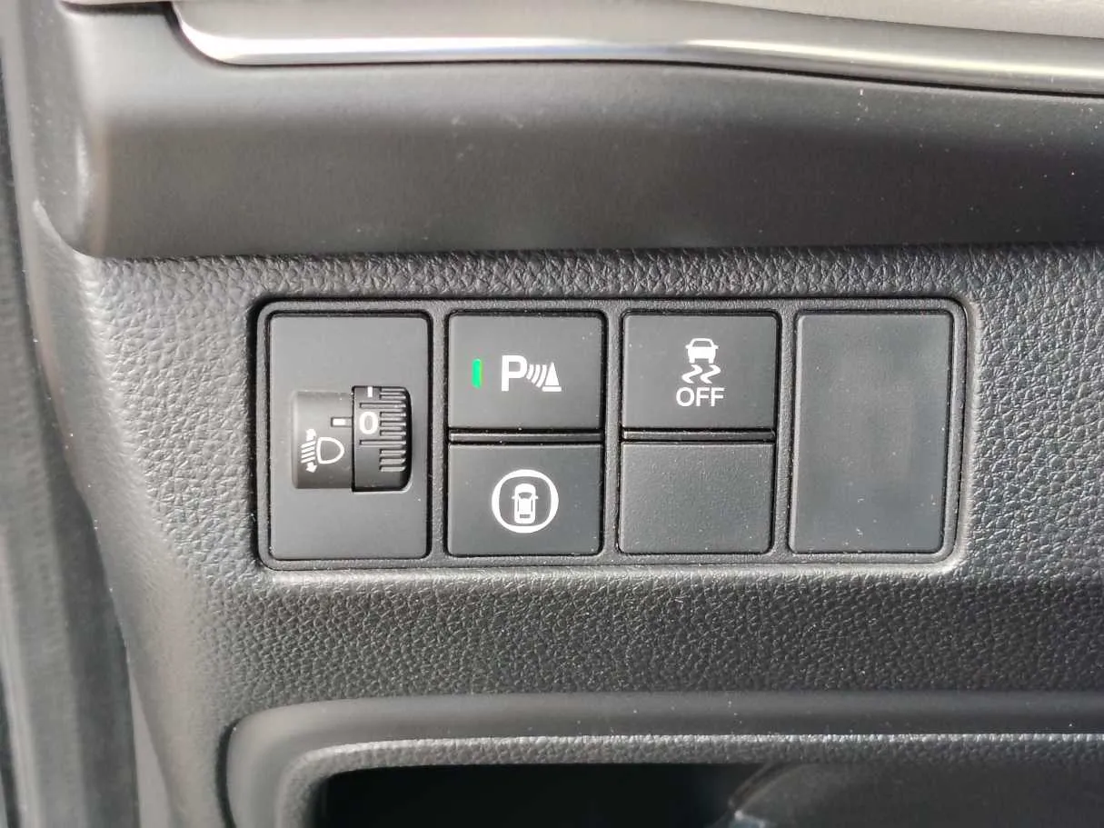 Car image 32