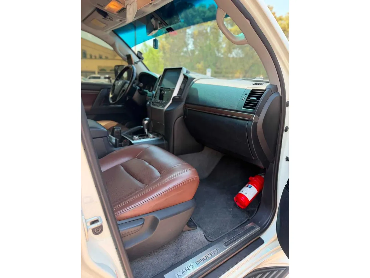 Car image 31