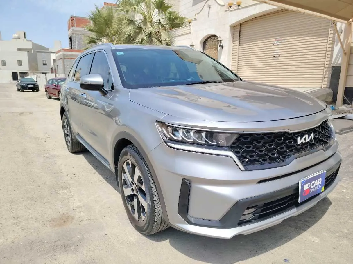 Car image 3