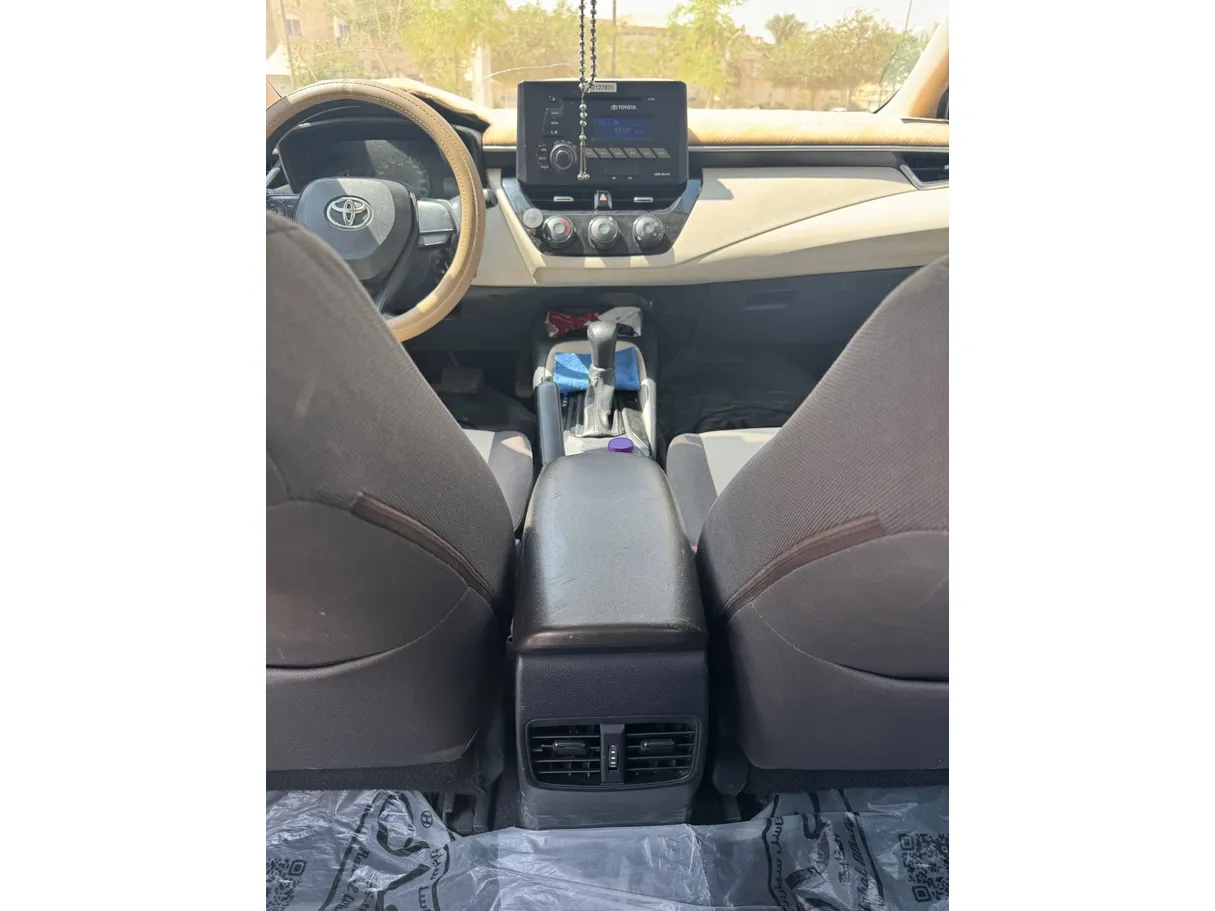 Car image 19
