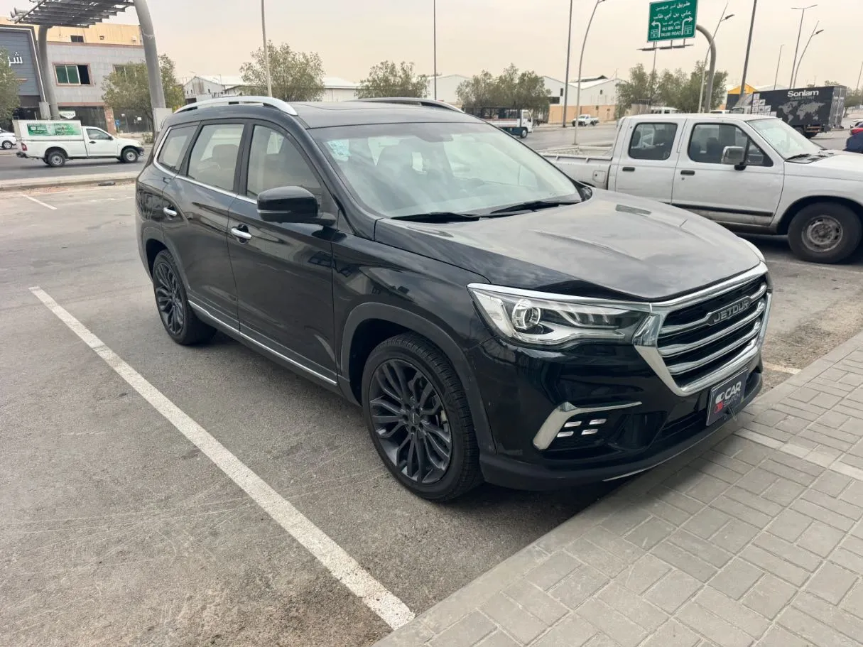 Car image 3
