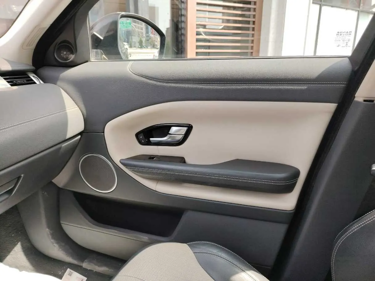 Car image 36