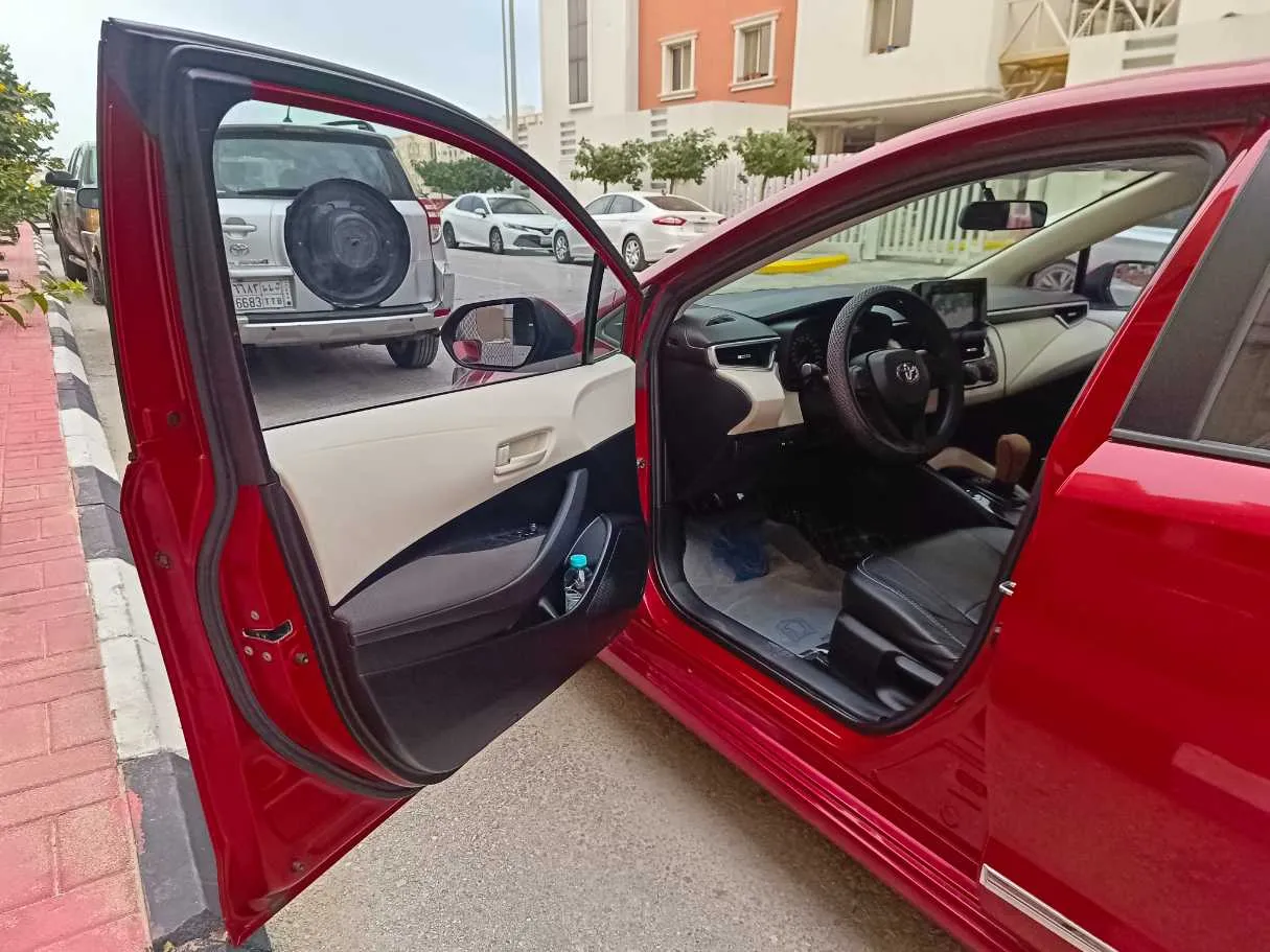 Car image 11