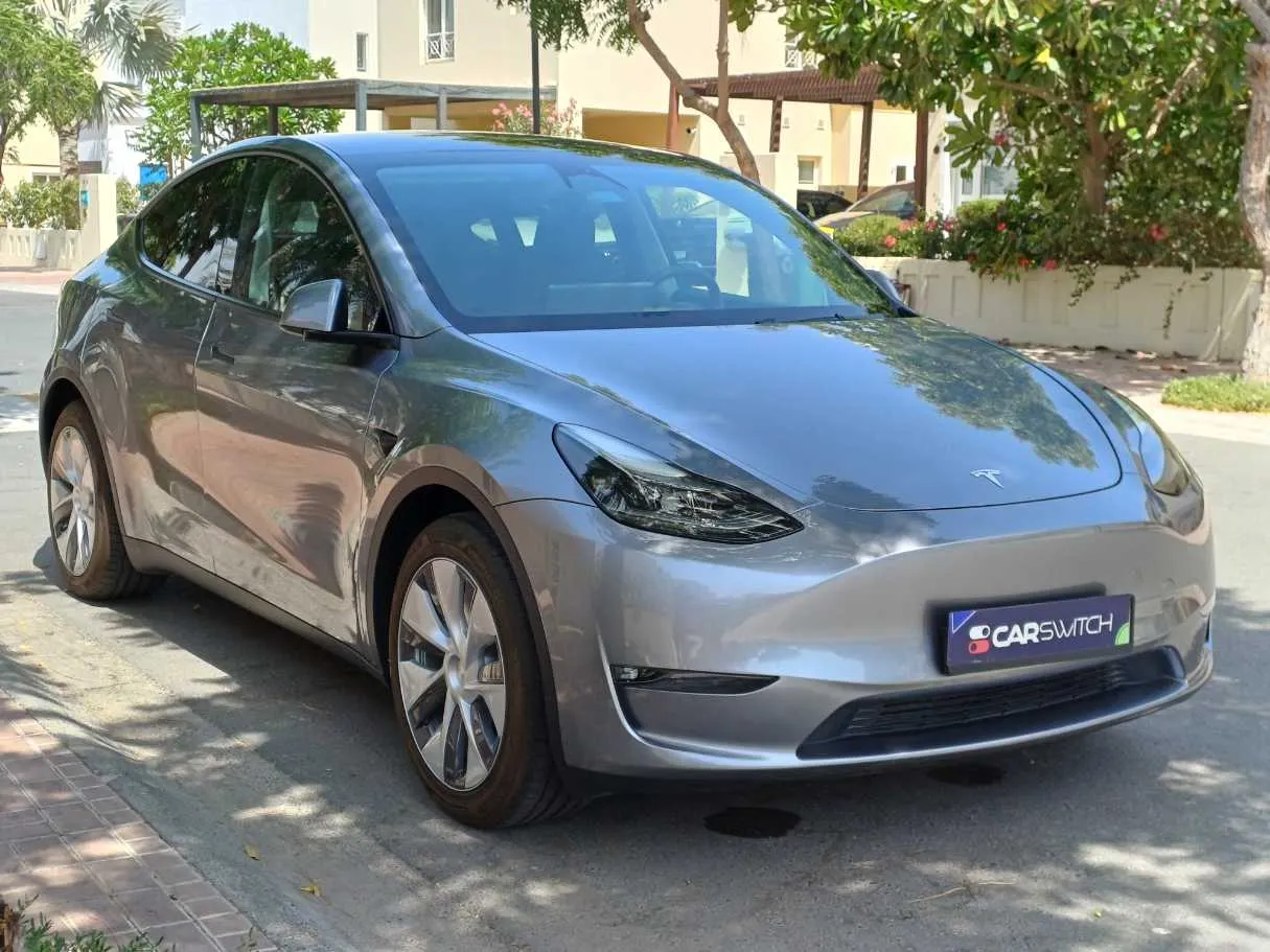 Car image 3