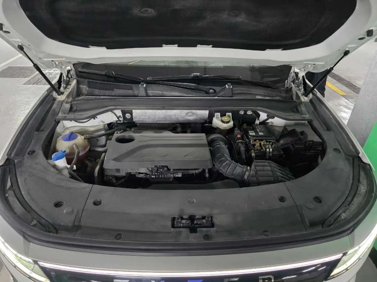 Car image 27