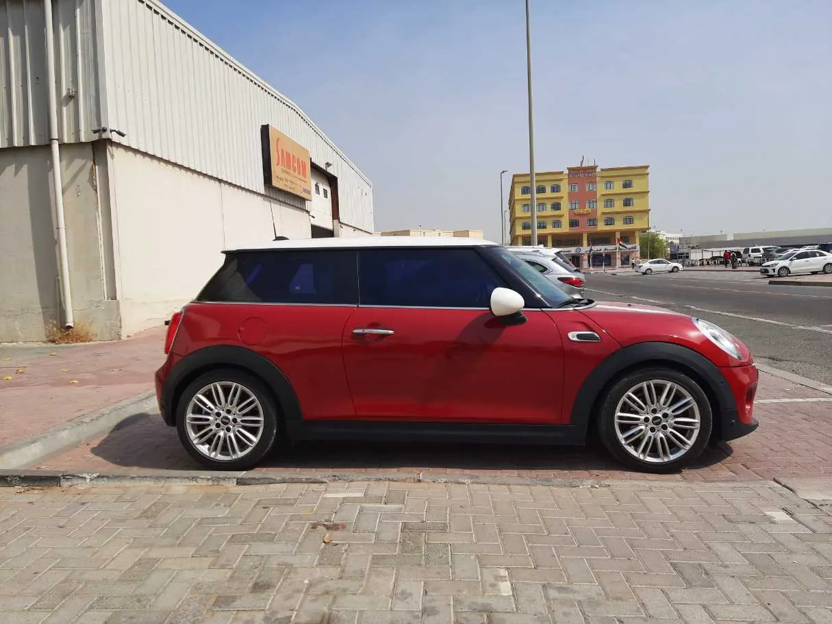 Car image 8