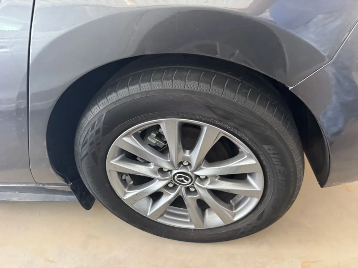 Car image 7