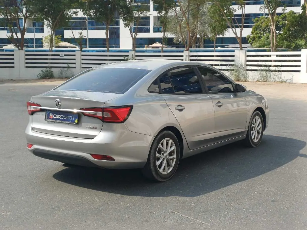 Car image 5