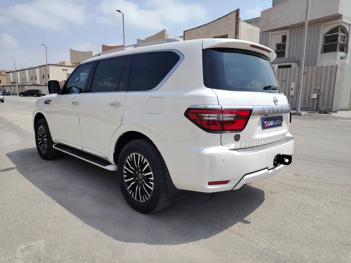 Car image 7