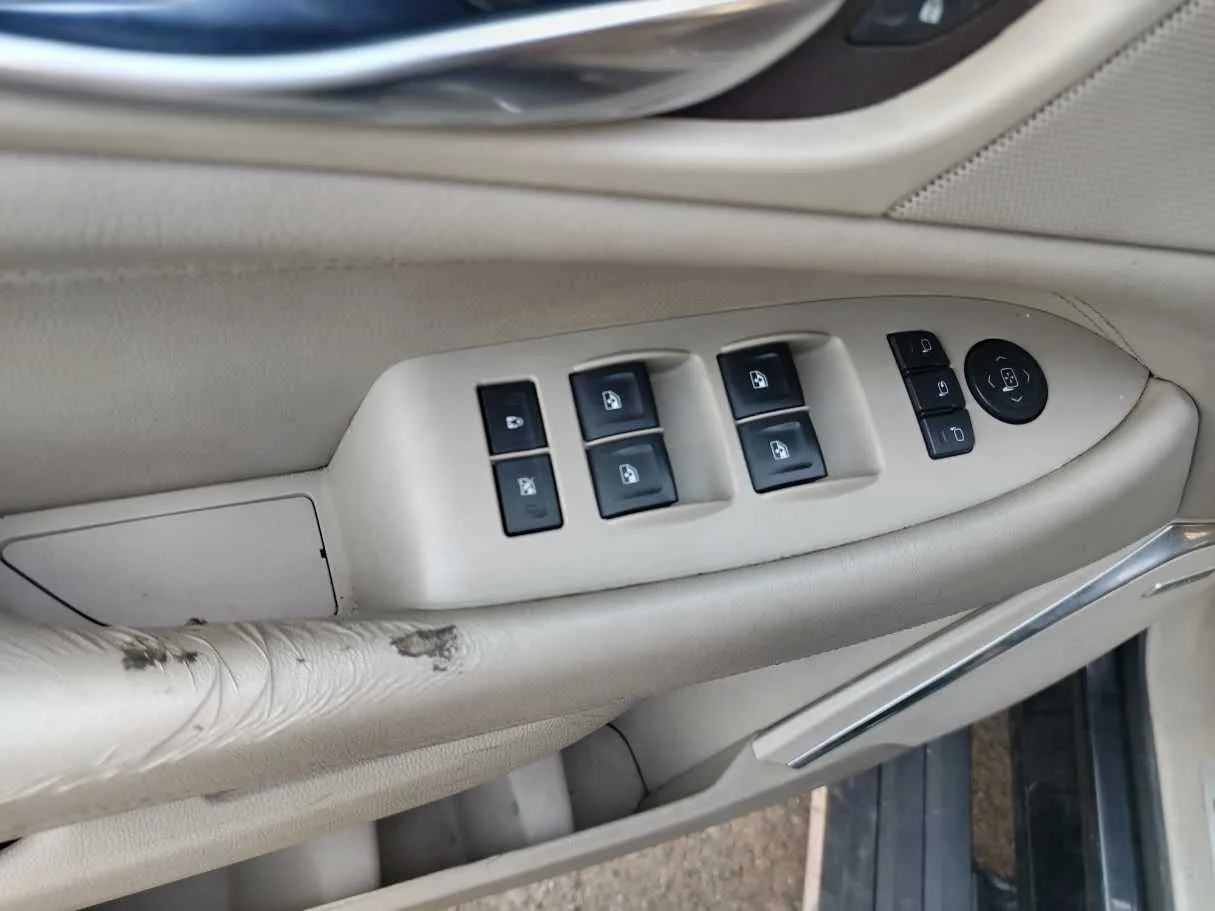 Car image 38