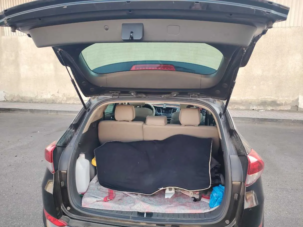 Car image 25