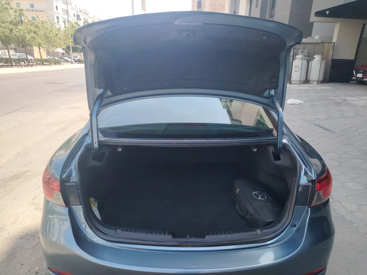 Car image 23