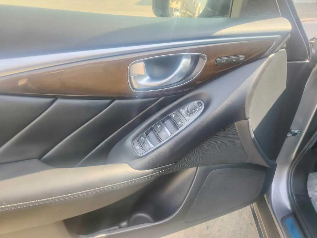 Car image 31