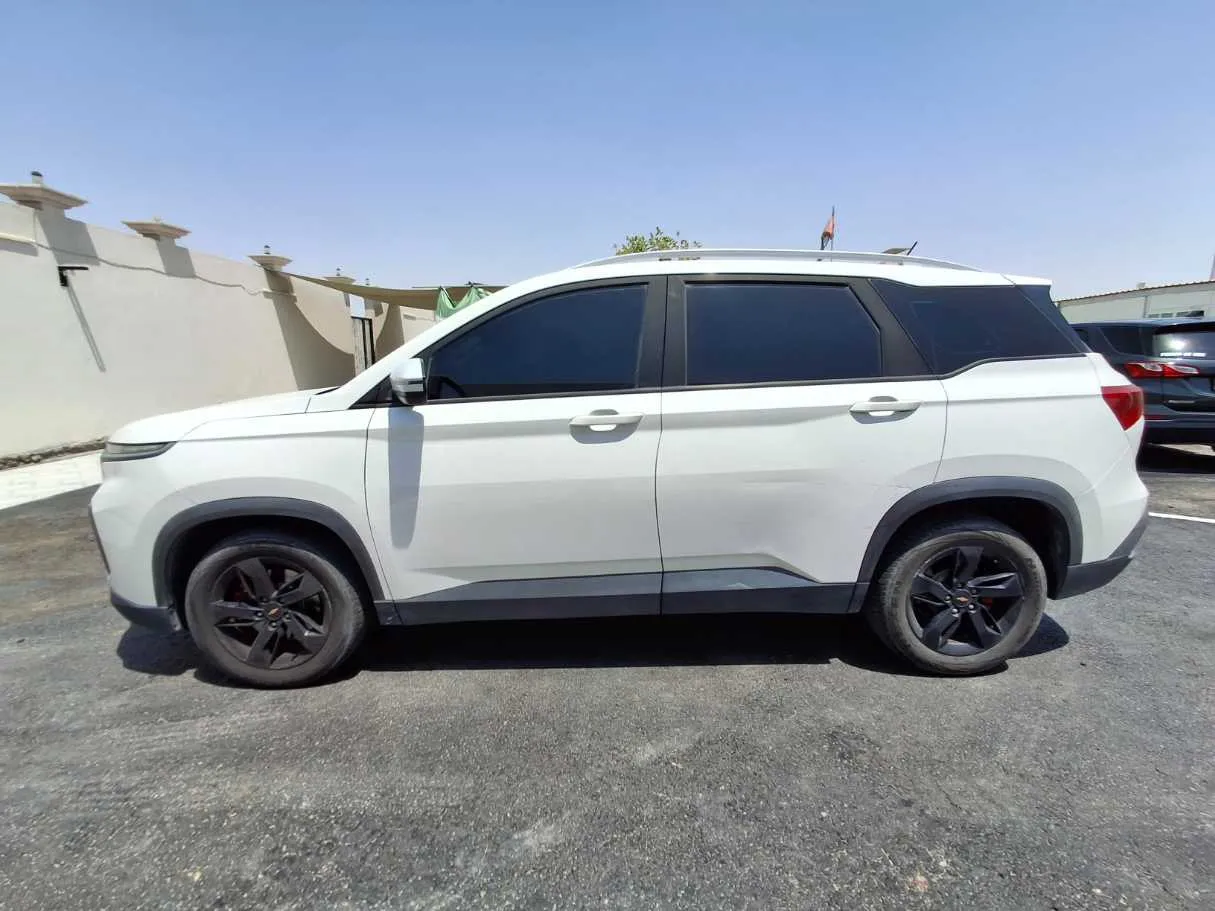 Car image 8