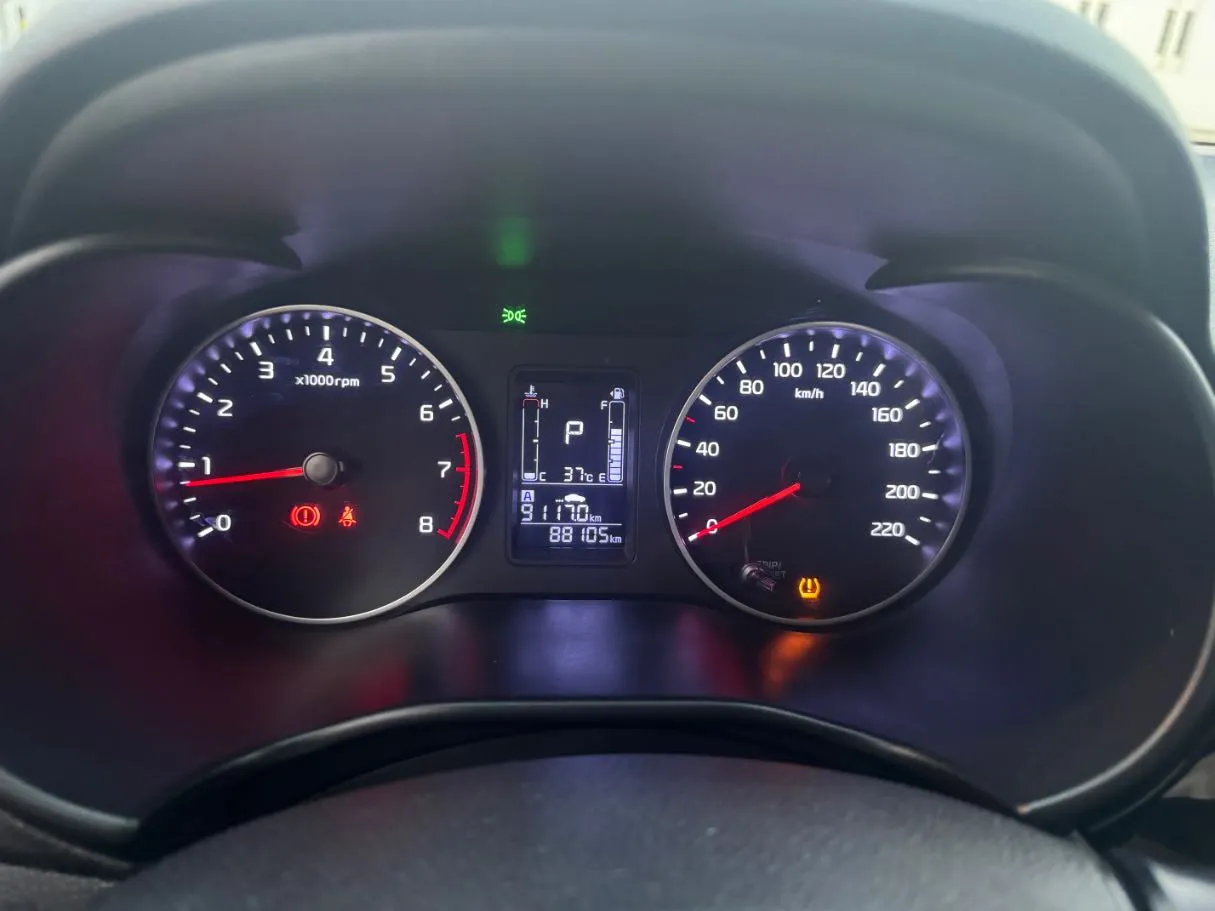 Car image 18