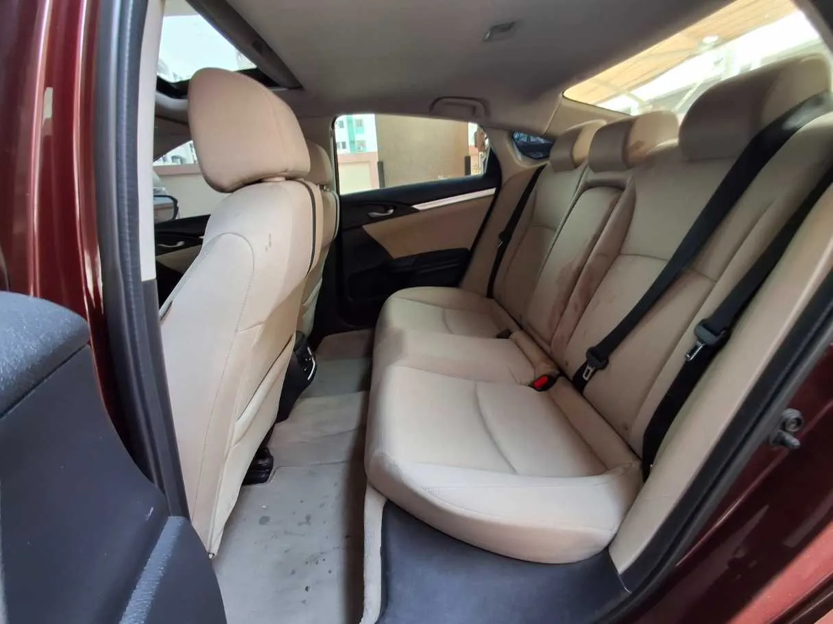 Car image 13