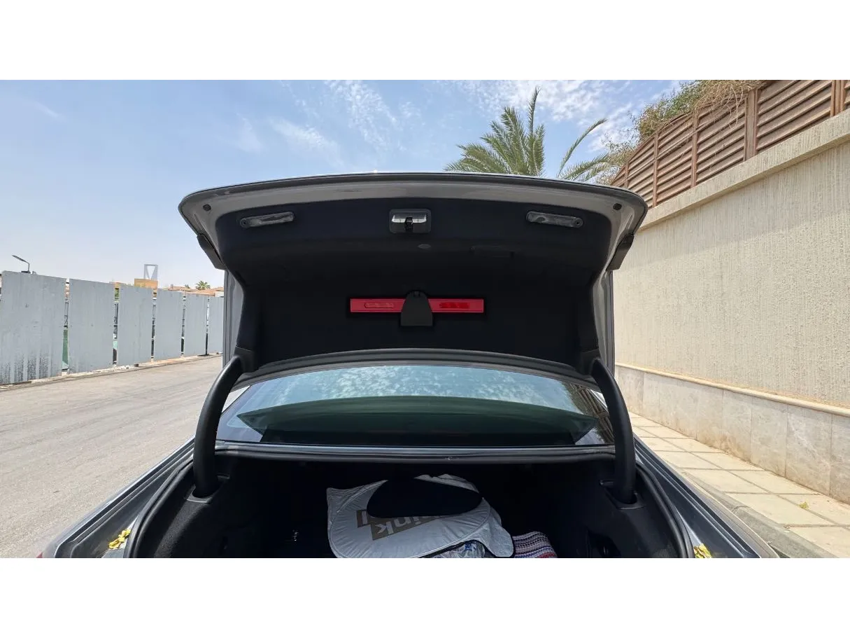 Car image 23
