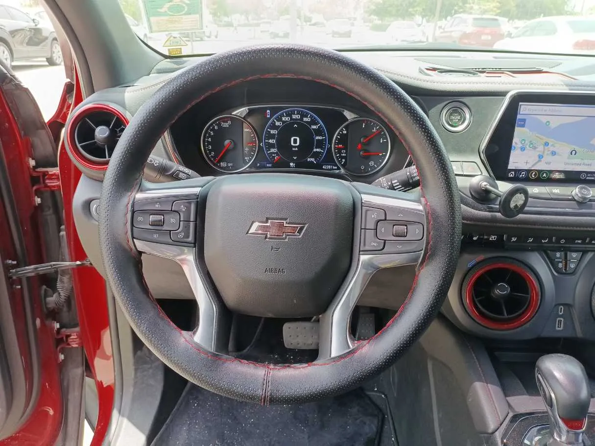 Car image 14