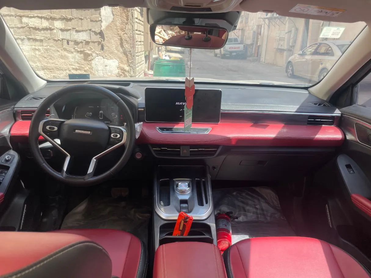Car image 16