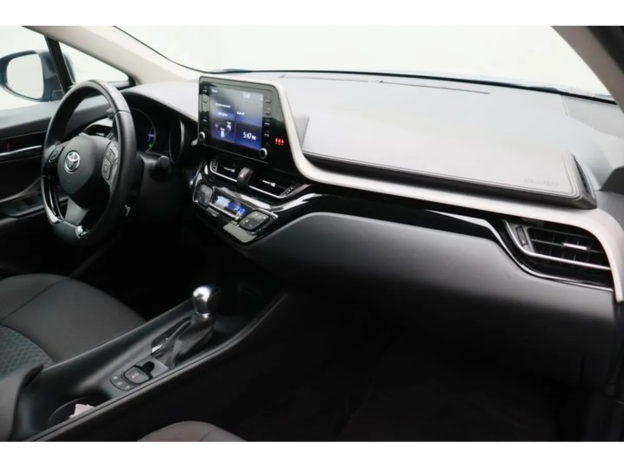 Car image 10