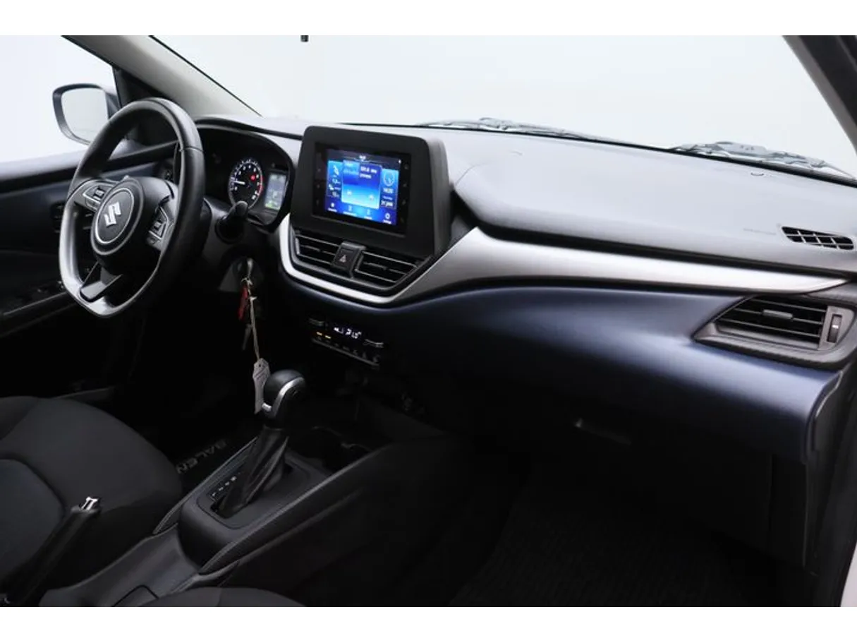 Car image 10