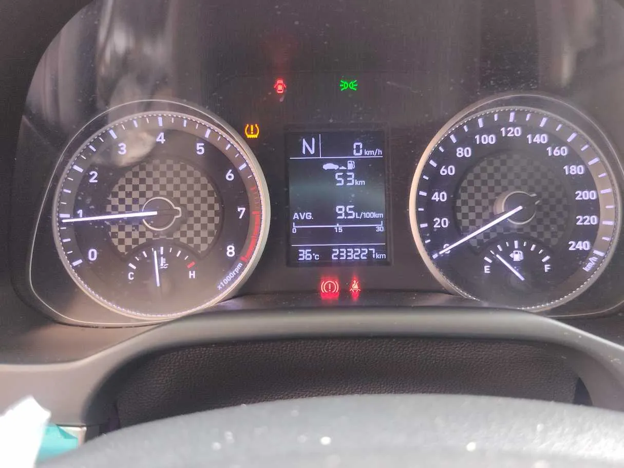 Car image 23