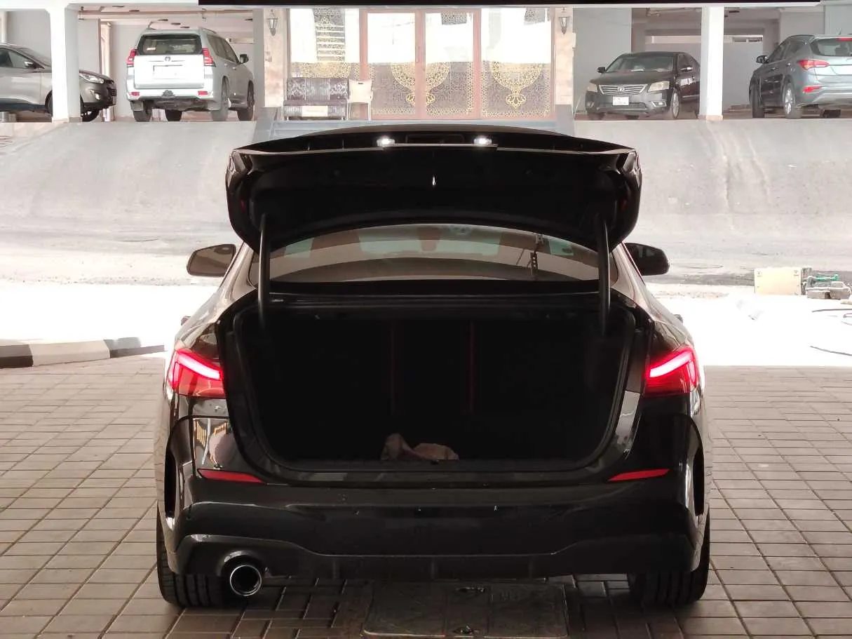 Car image 28