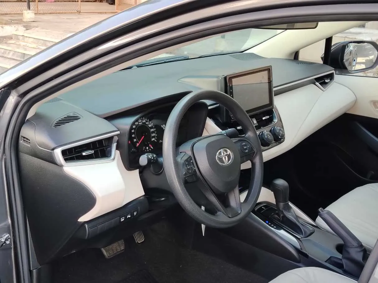 Car image 13