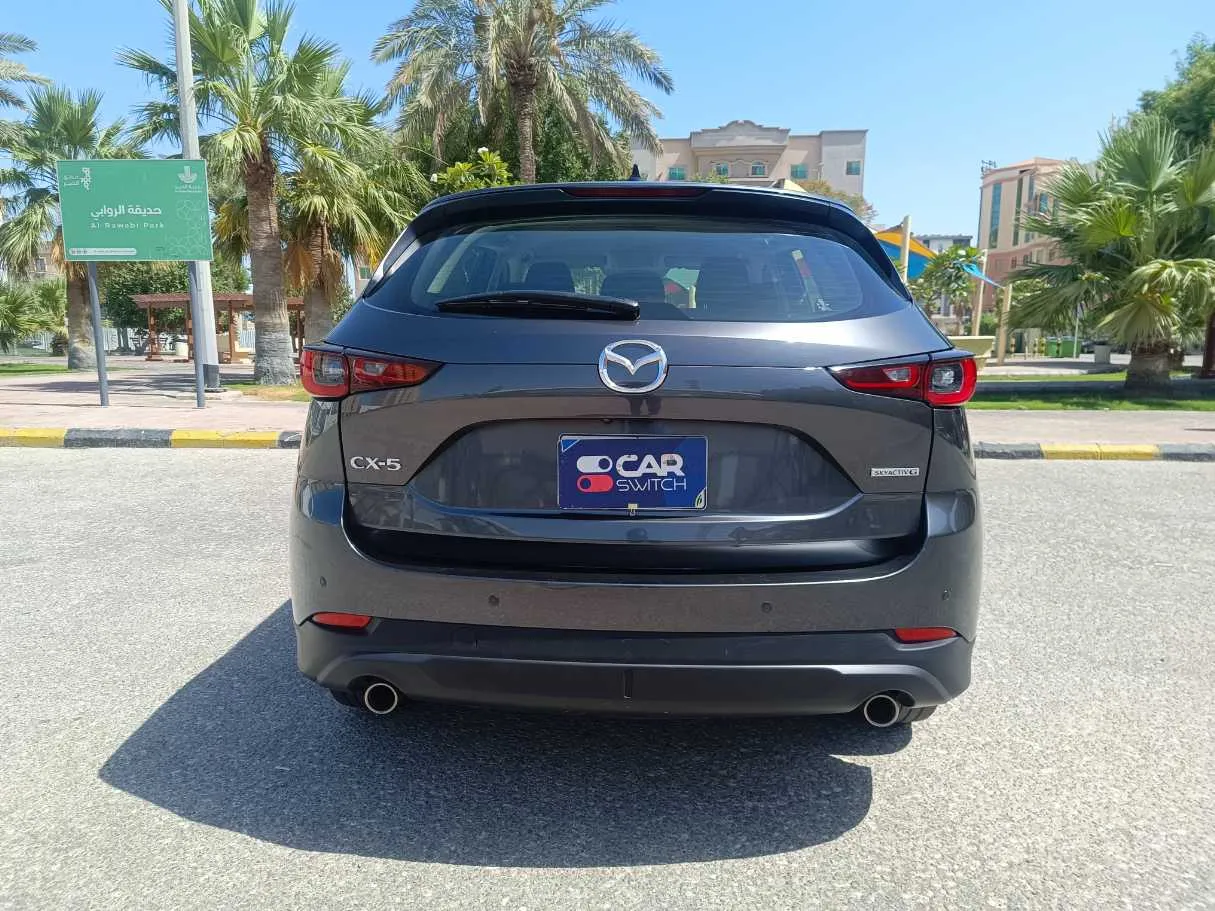 Car image 5