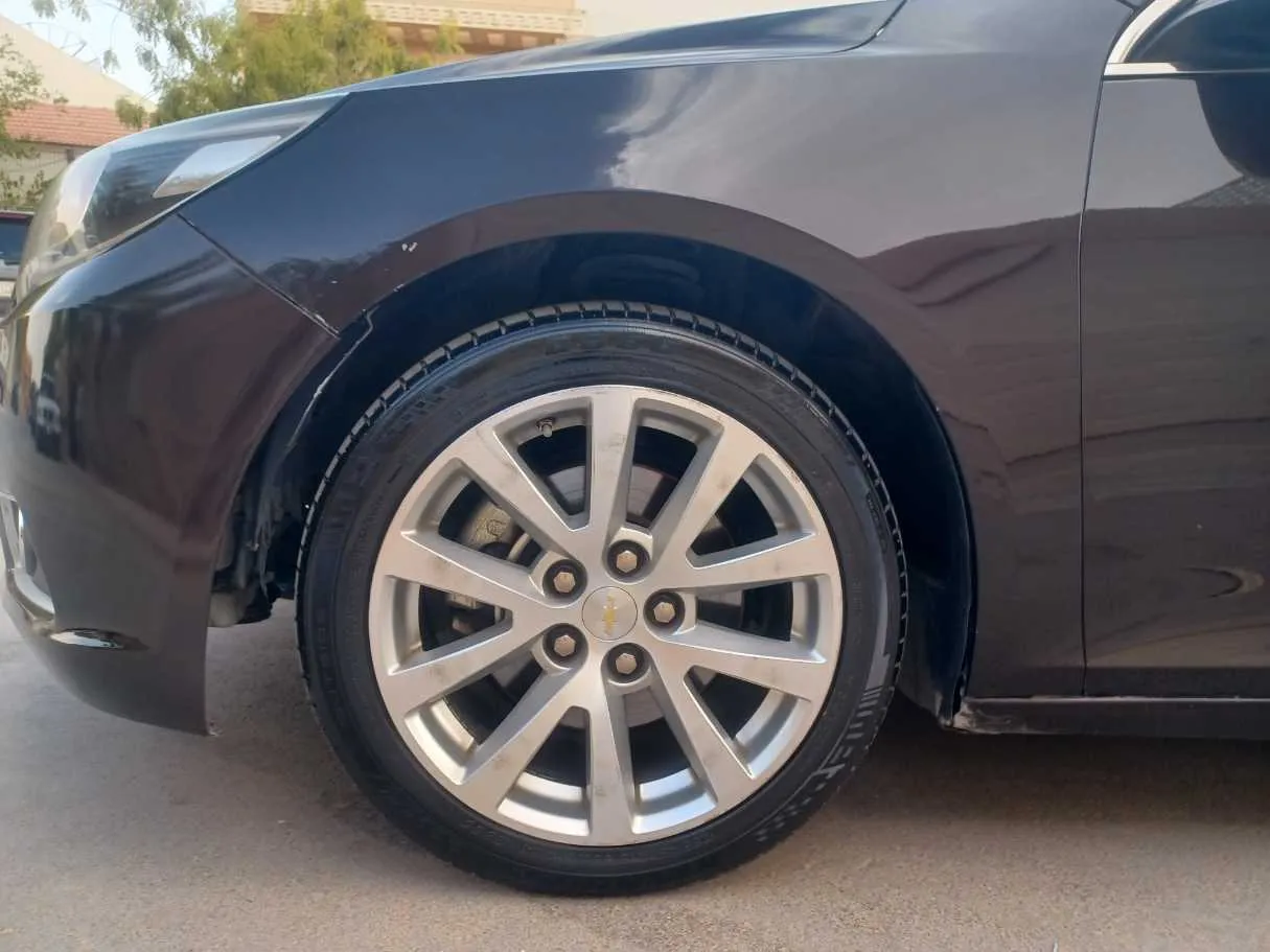 Car image 9