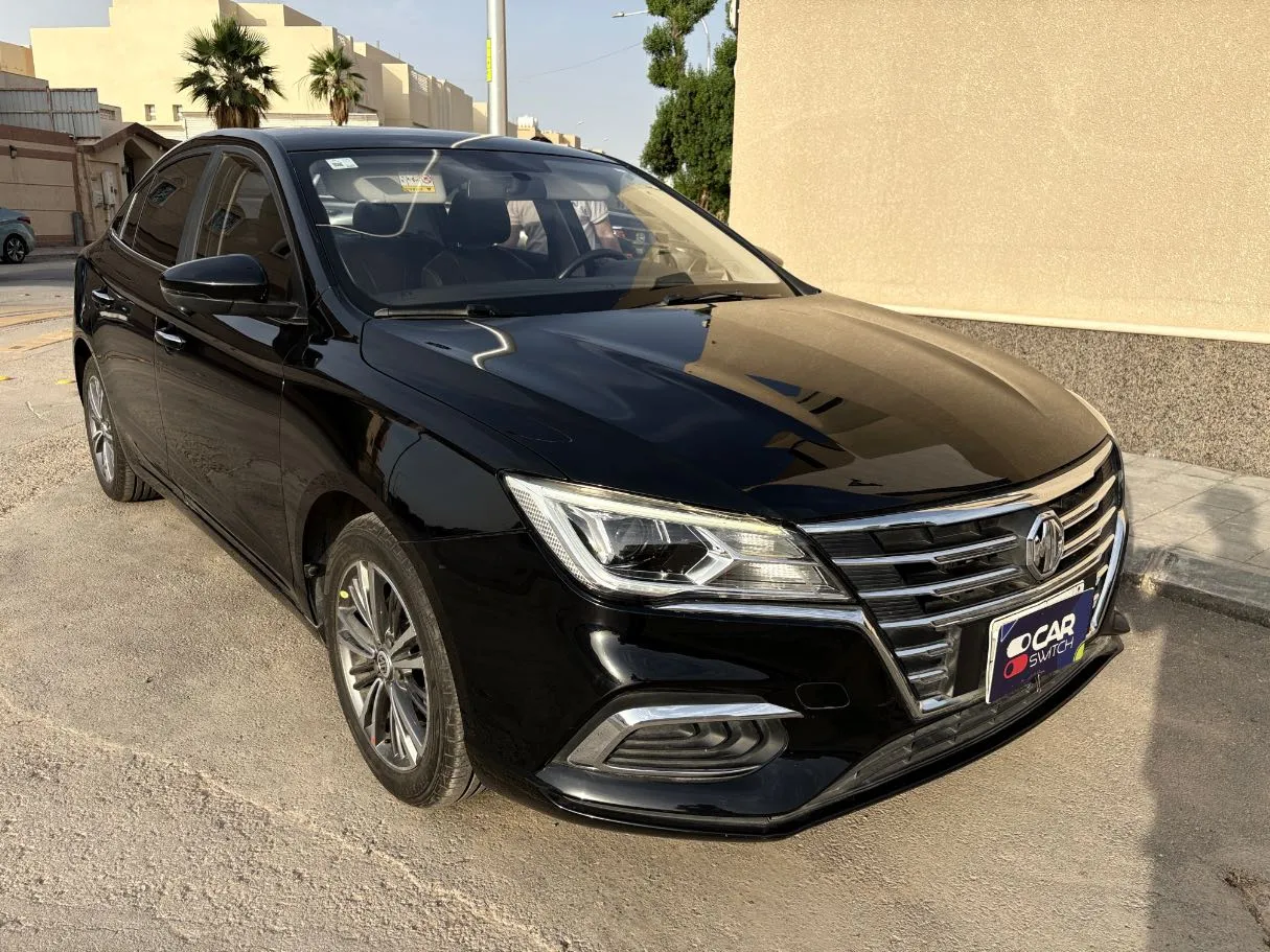 Car image 3
