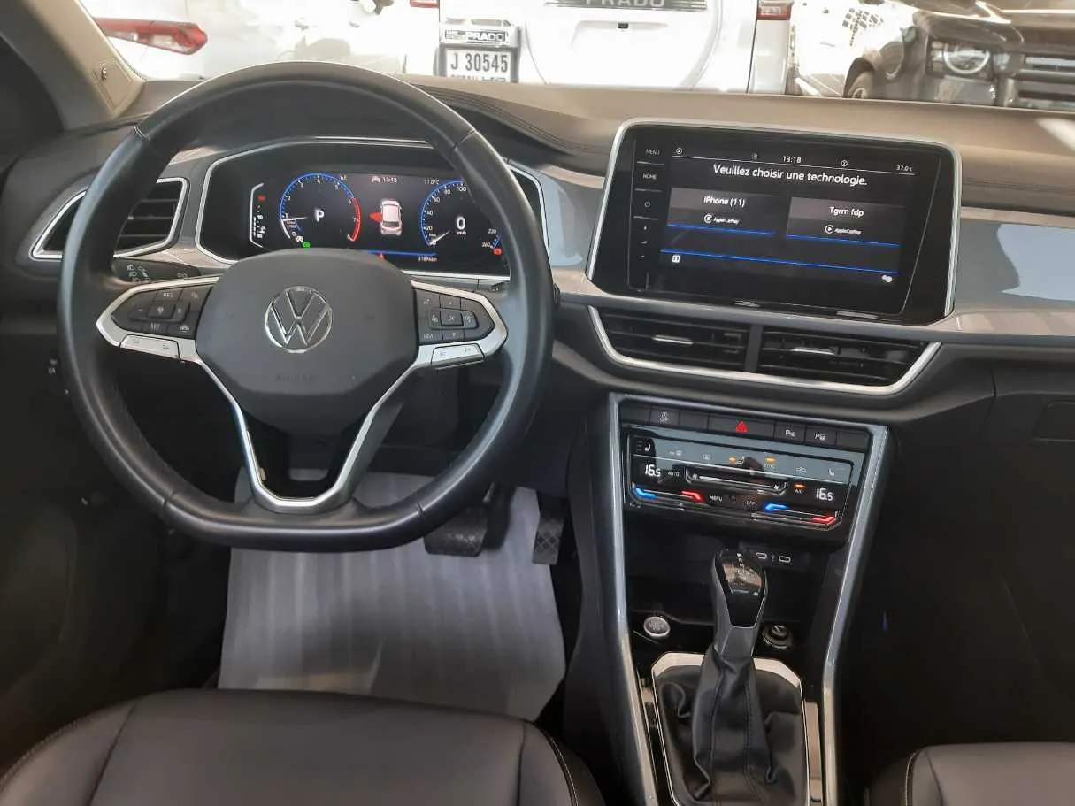 Car image 16