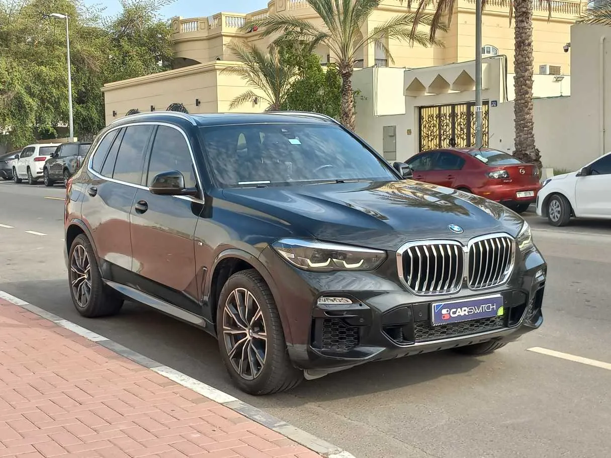 Car image 3