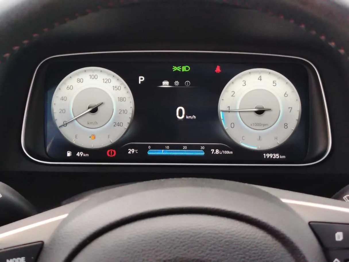 Car image 28