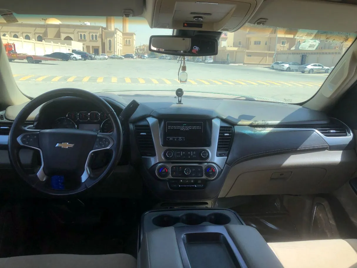 Car image 16