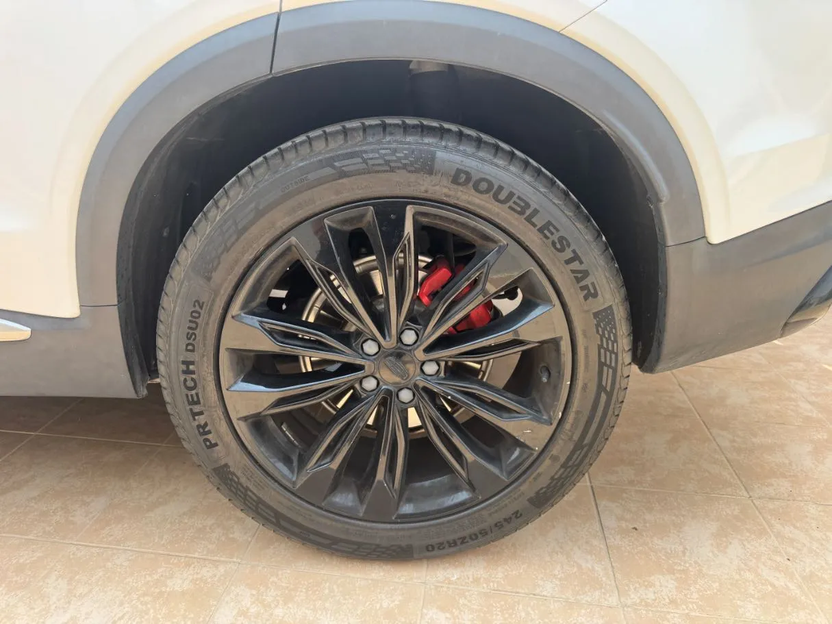 Car image 9