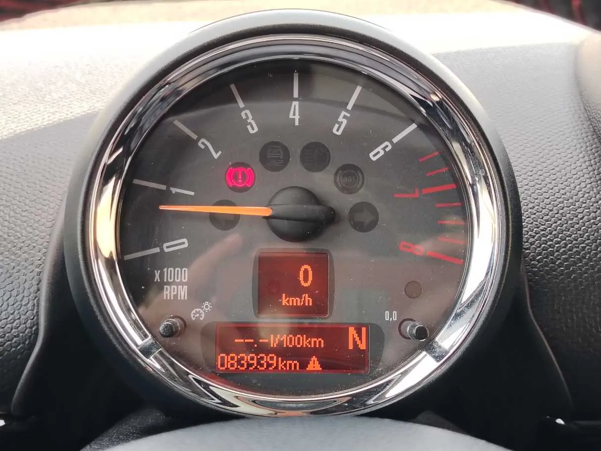 Car image 24