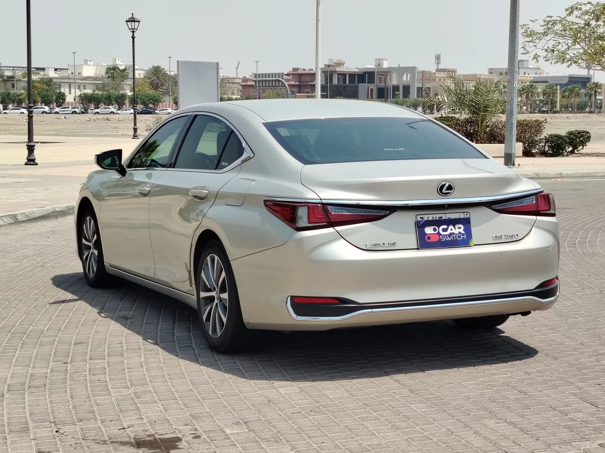 Car image 7