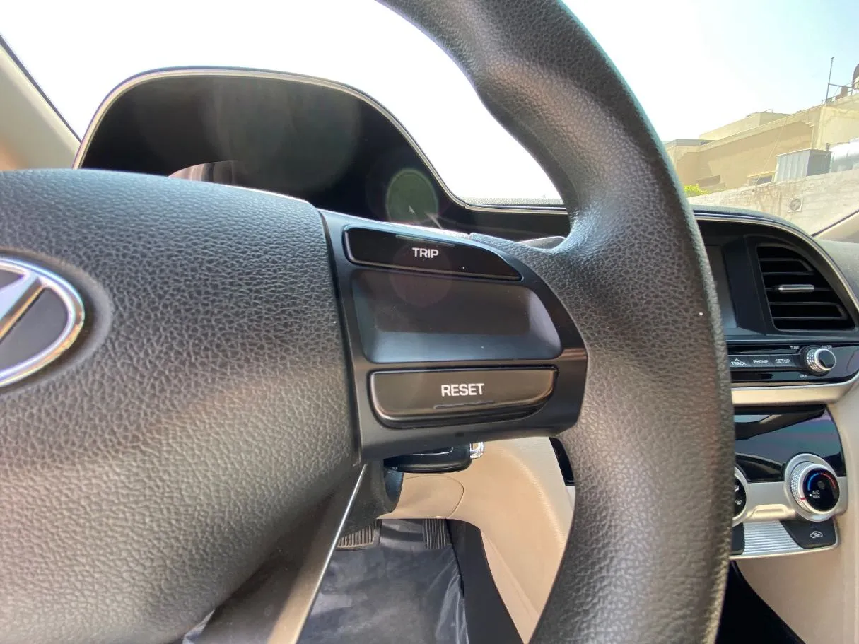 Car image 20