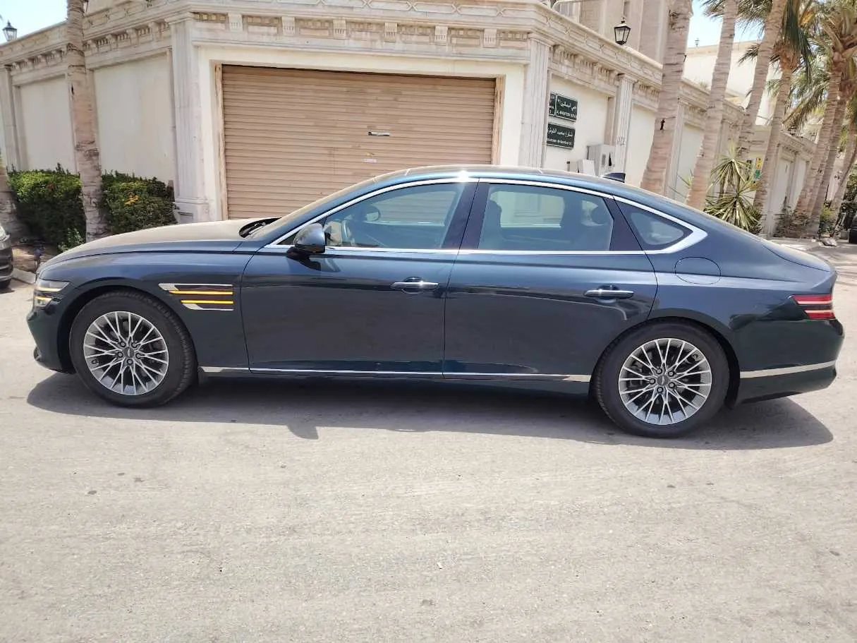 Car image 8
