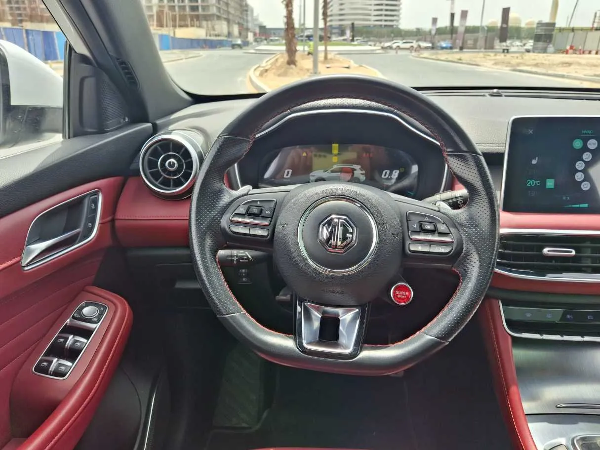 Car image 14
