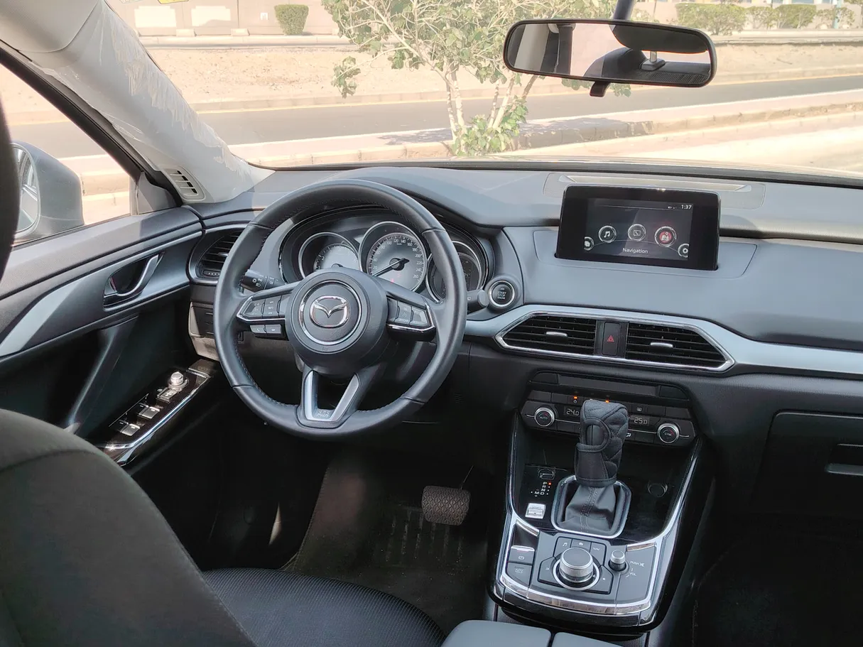 Car image 24