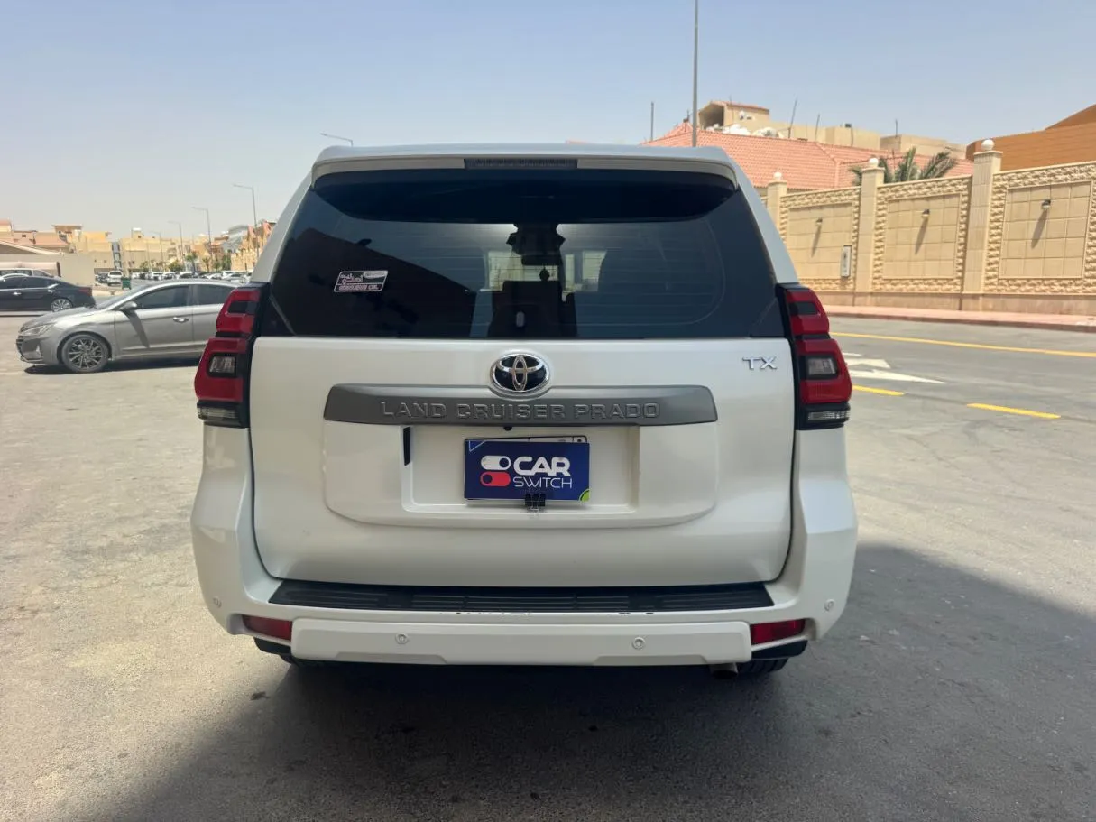 Car image 6