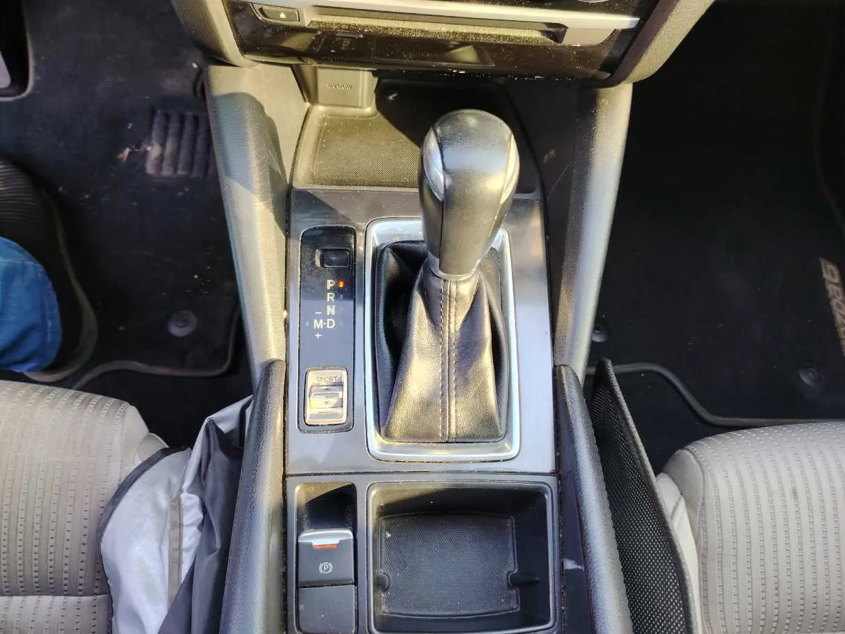 Car image 26