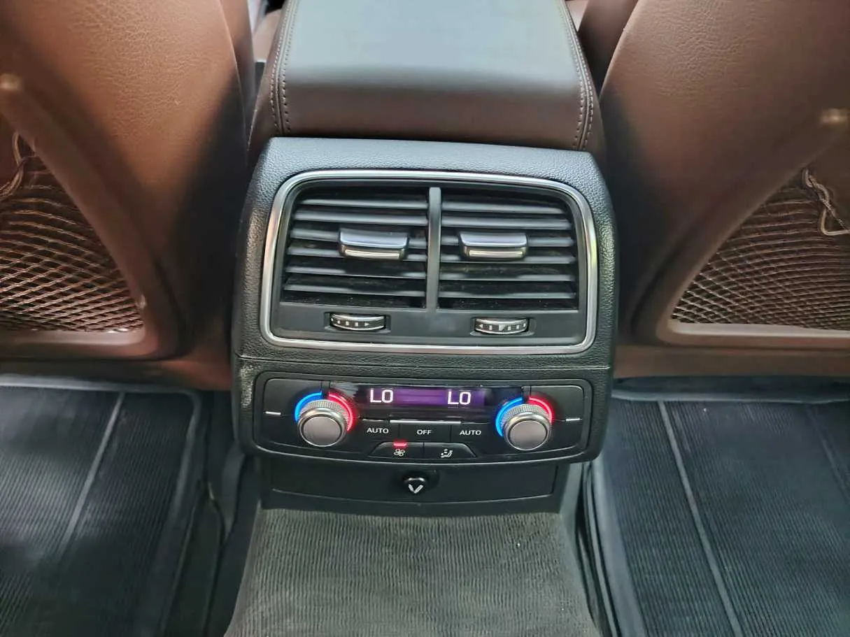 Car image 34