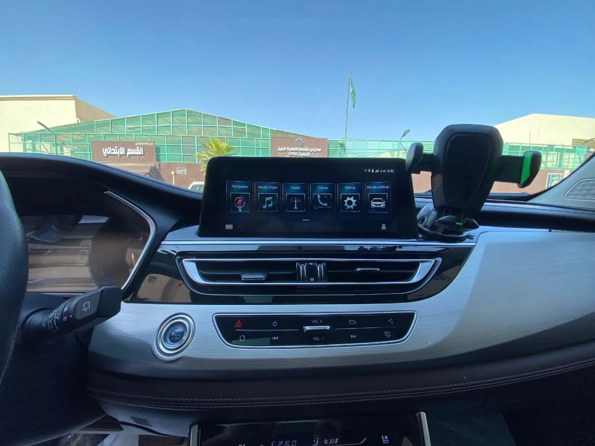 Car image 17