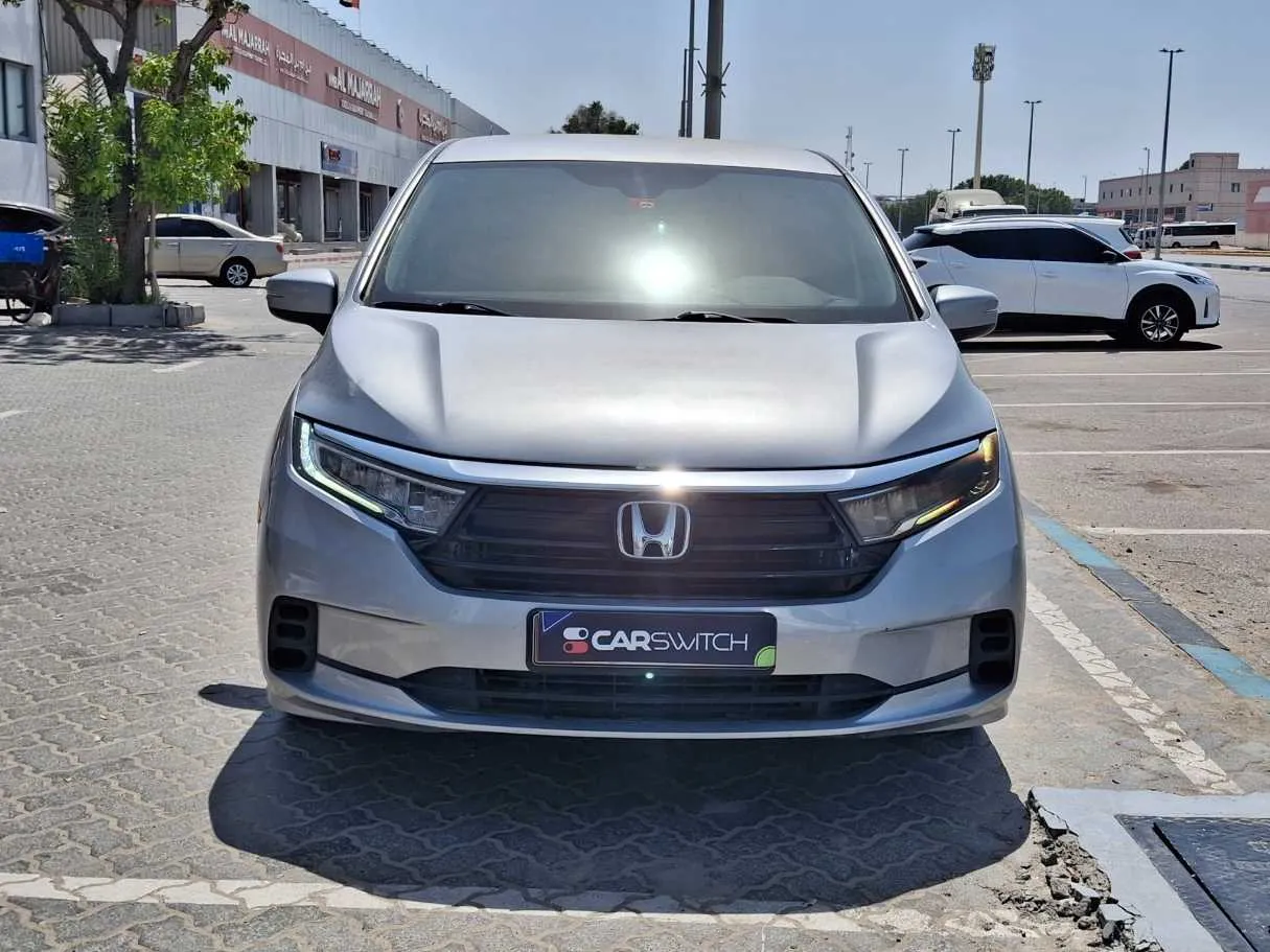 Car image 2