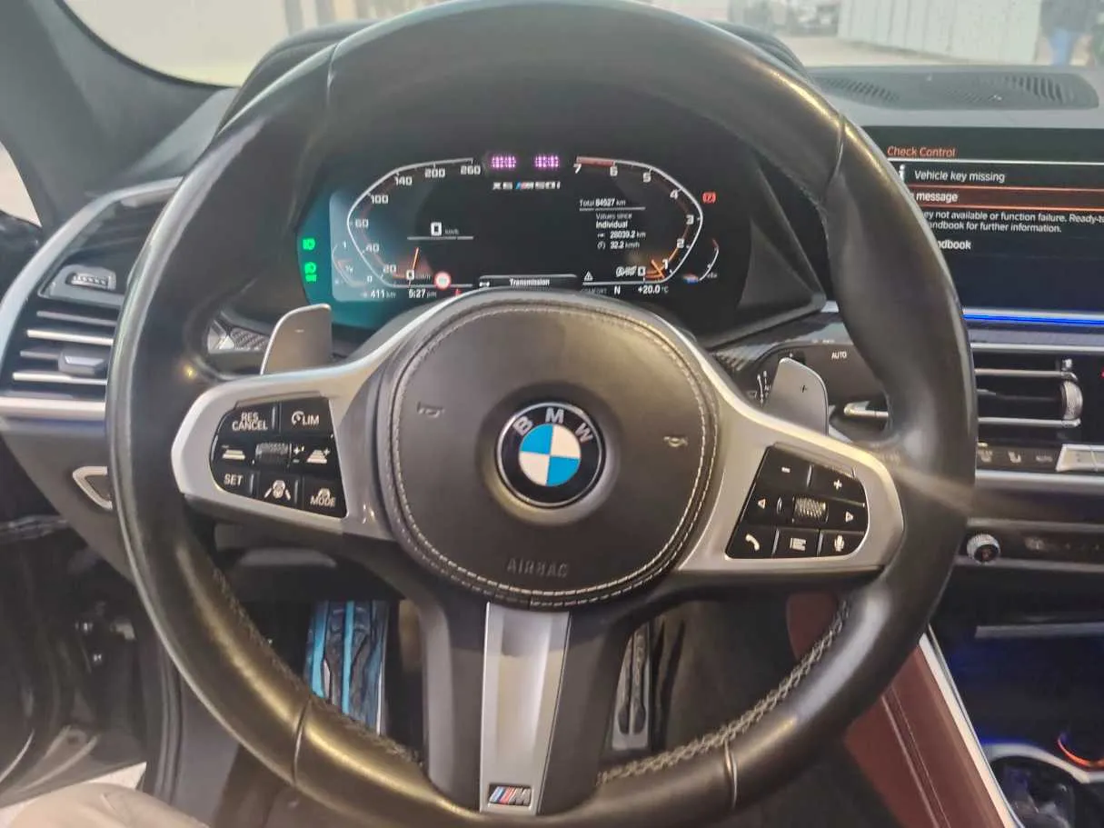 Car image 22