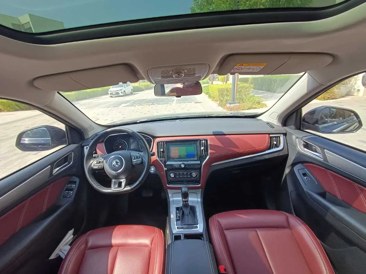 Car image 14